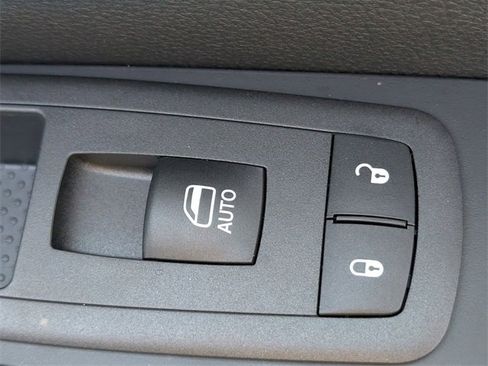 New 2026 Chrysler Pacifica Select image 32