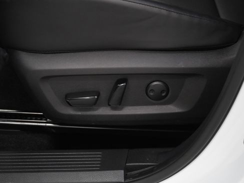 Used 2024 Nissan Rogue SV w/ SV Premium Package image 28