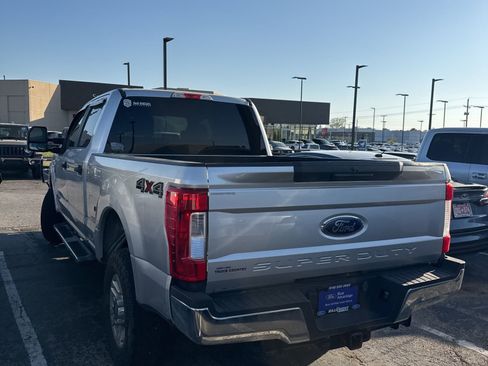 Used 2019 Ford F250 XL w/ STX Appearance Package image 4
