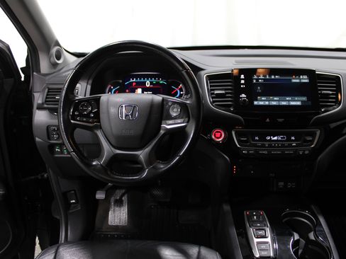 Used 2021 Honda Pilot Touring image 2