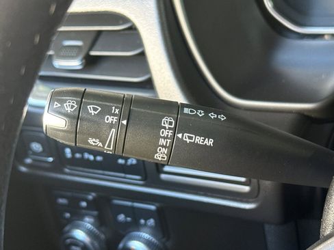 Used 2021 GMC Yukon SLE AWD/4WD image 37