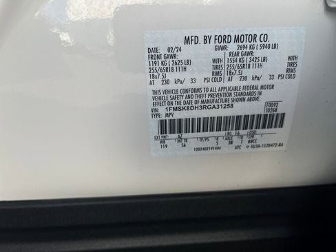 Used 2024 Ford Explorer XLT w/ Equipment Group 202A AWD/4WD image 36