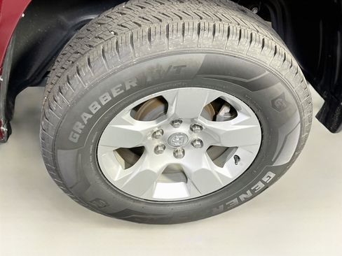 Used 2023 RAM 1500 Big Horn AWD/4WD image 29