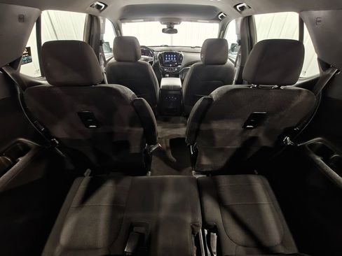Used 2022 Chevrolet Traverse LT AWD/4WD image 33