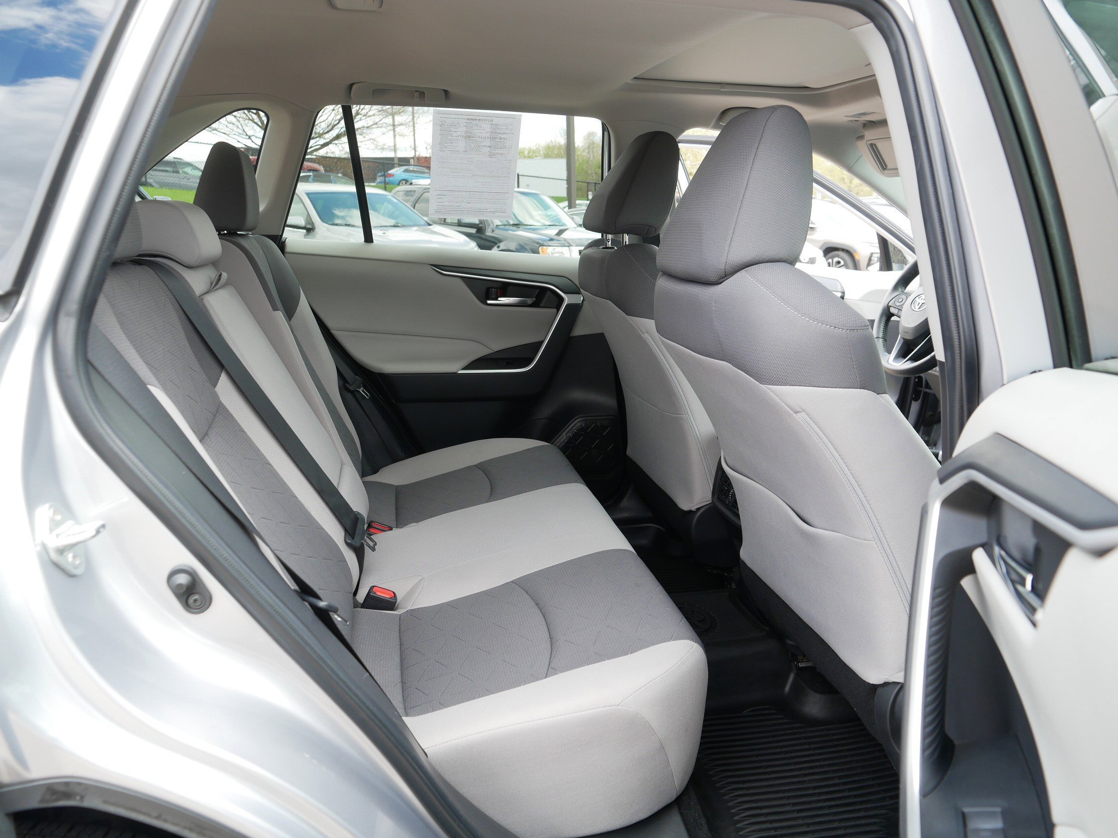 Used 2022 Toyota RAV4 XLE w/ Convenience Package AWD/4WD image 18