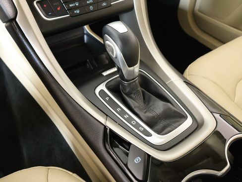 Used 2016 Ford Fusion SE w/ Equipment Group 202A FWD image 8