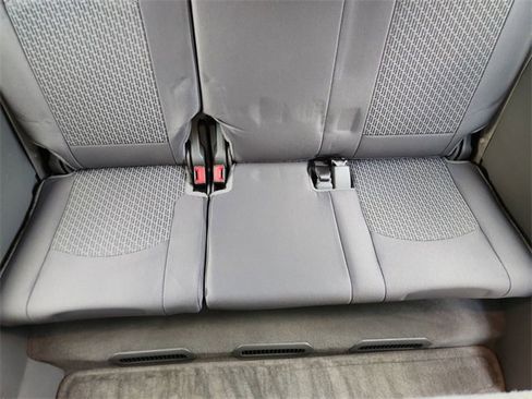 Used 2012 Chevrolet Traverse LT image 31