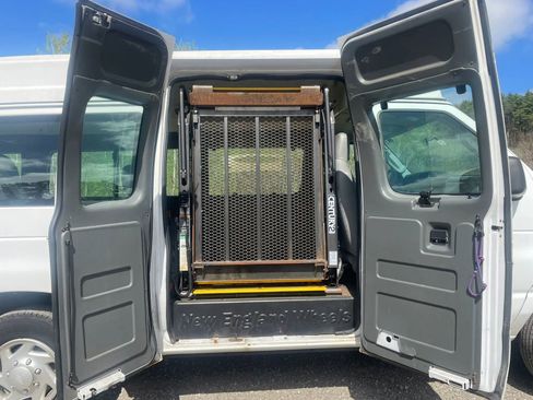 Used 2011 Ford E-250 and Econoline 250 Extended w/ PWR Group RWD image 16