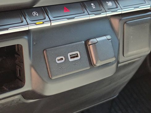 Used 2020 Chevrolet Silverado 1500 LT RWD image 44
