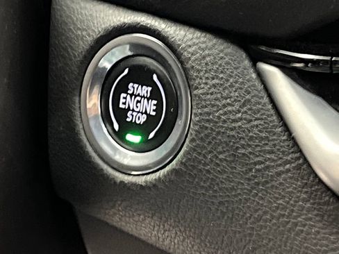 Used 2024 Cadillac XT4 Premium Luxury image 46