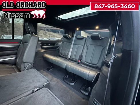 Used 2023 Jeep Grand Wagoneer Series II AWD/4WD image 15