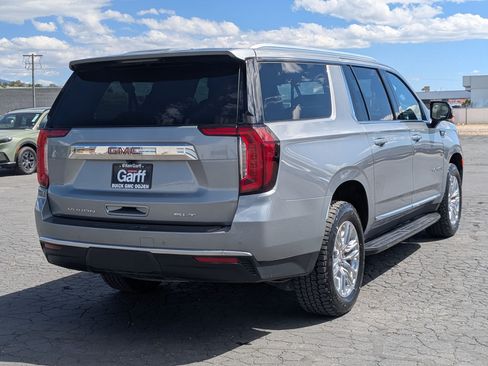 Used 2023 GMC Yukon XL SLT w/ SLT Luxury Package AWD/4WD image 3