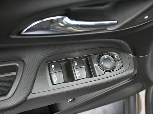 Used 2024 Chevrolet Equinox RS FWD image 10