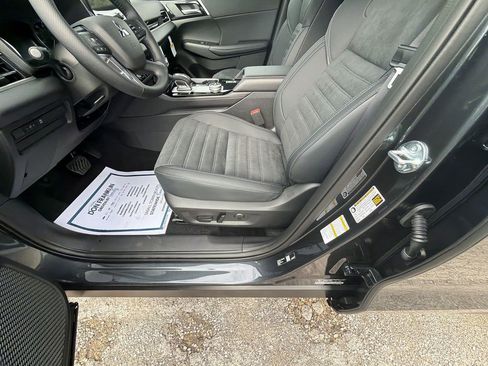 New 2026 Mitsubishi Outlander LE image 12