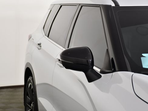 Used 2023 Mitsubishi Outlander SE Black Edition AWD/4WD image 14