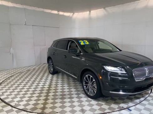 Used 2023 Lincoln Nautilus Reserve AWD/4WD image 5