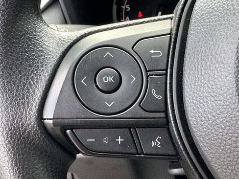 Used 2025 Toyota RAV4 XLE image 32