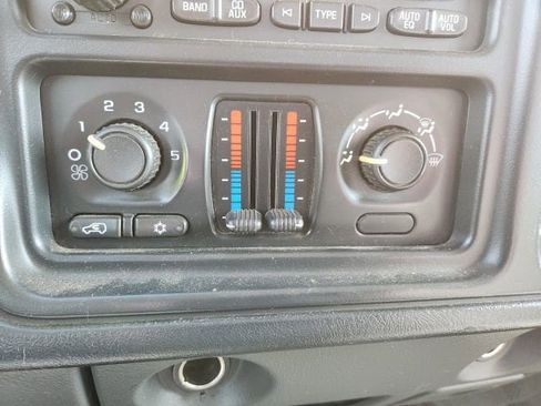 Used 2005 Chevrolet Silverado 2500 4x4 Crew Cab w/ Heavy-Duty Power Package image 15