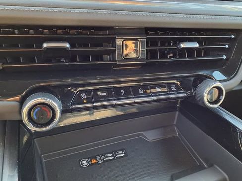 Used 2025 Chevrolet Tahoe LT AWD/4WD image 28