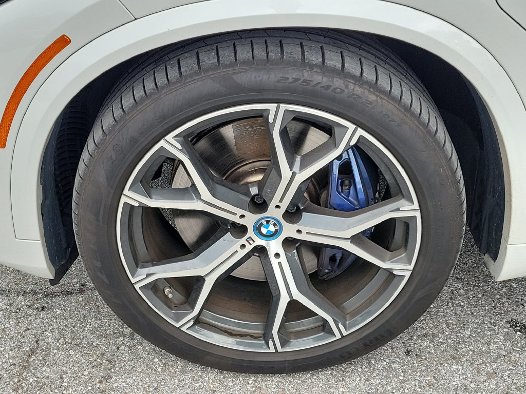 Used 2022 BMW X5 xDrive45e w/ M Sport Package AWD/4WD image 12