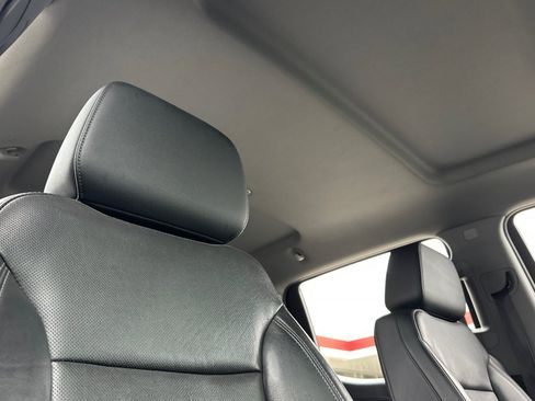 Used 2020 GMC Sierra 1500 SLT w/ SLT Premium Package image 16