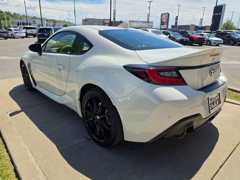 Used 2023 Toyota GR86 Premium w/ ALL Weather Mat Package (TMS) RWD image 7