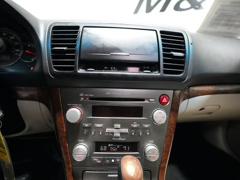 Used 2009 Subaru Outback 2.5i Limited image 16