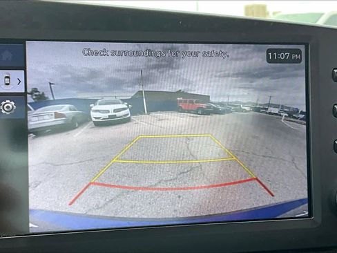 Used 2024 Hyundai Elantra SE image 25