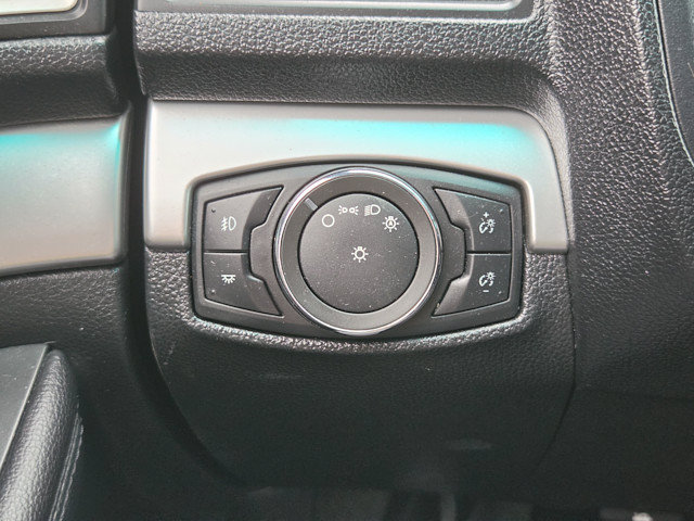 Used 2017 Ford Explorer XLT AWD/4WD image 23