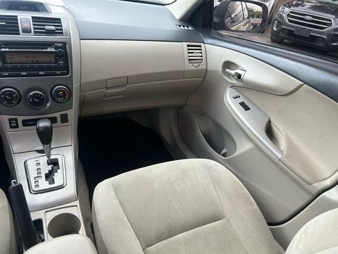 Used 2012 Toyota Corolla LE FWD image 13