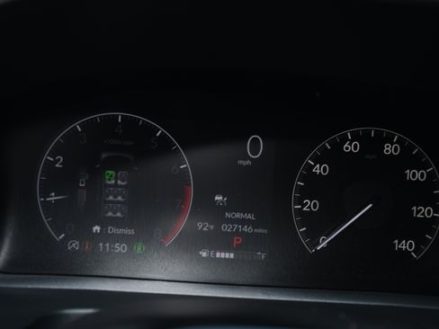Used 2024 Honda Pilot Touring image 15