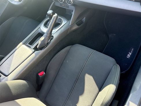 Used 2017 FIAT 124 Spider Classica image 29