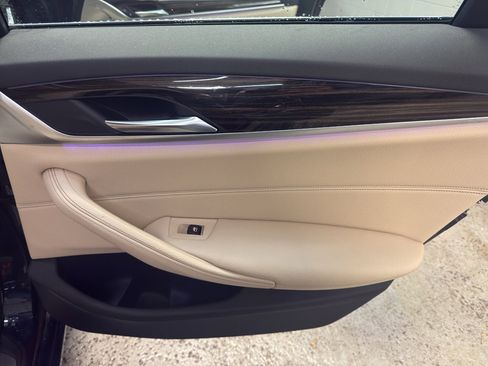 Used 2017 BMW 530i xDrive image 25