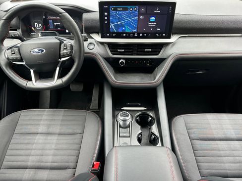 Used 2025 Ford Explorer ST-Line w/ ST-Line Street Pack image 15