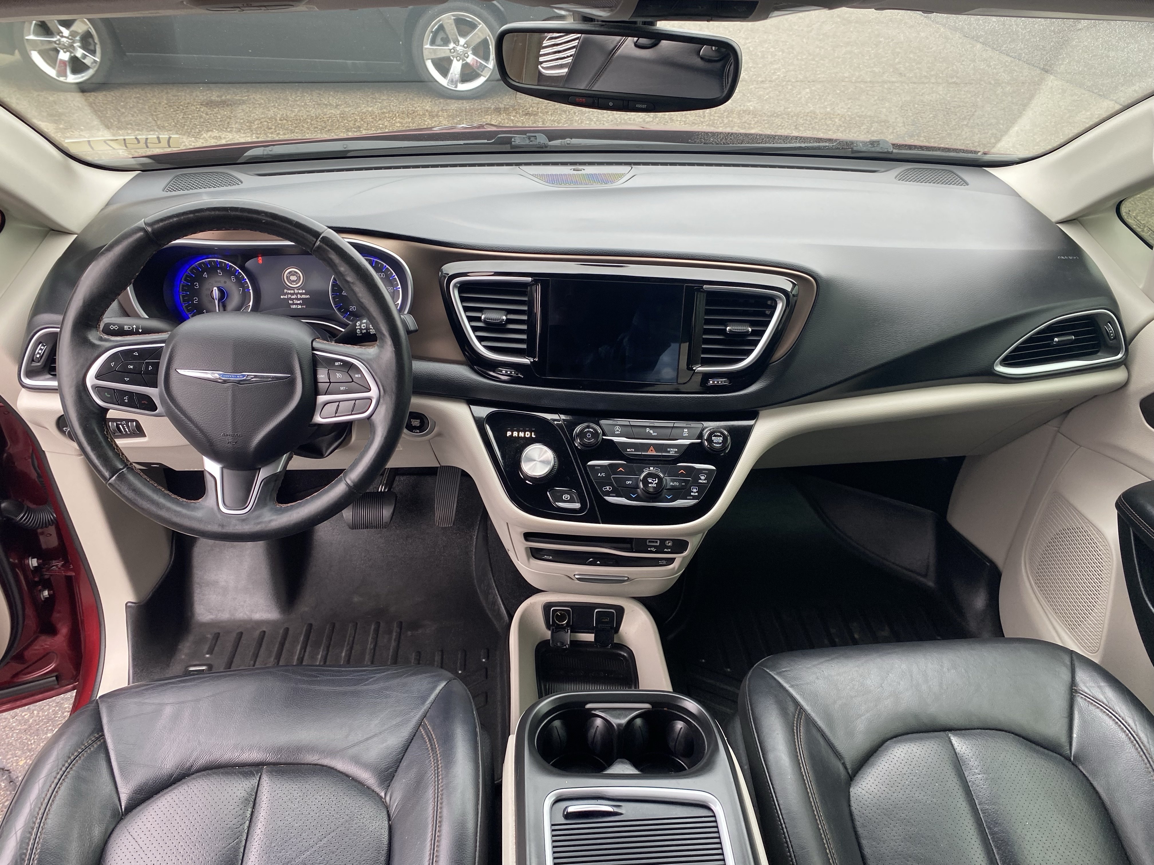 Used 2018 Chrysler Pacifica Touring-L Plus w/ Tire & Wheel Group FWD image 7