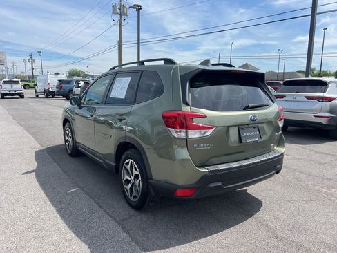 Used 2020 Subaru Forester Premium AWD/4WD image 3
