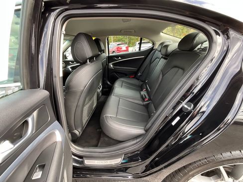 Used 2025 Genesis G70 2.5T image 39