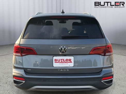 Used 2023 Volkswagen Taos SE FWD image 5