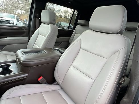 Certified 2023 Chevrolet Suburban LT w/ Luxury Package image 15