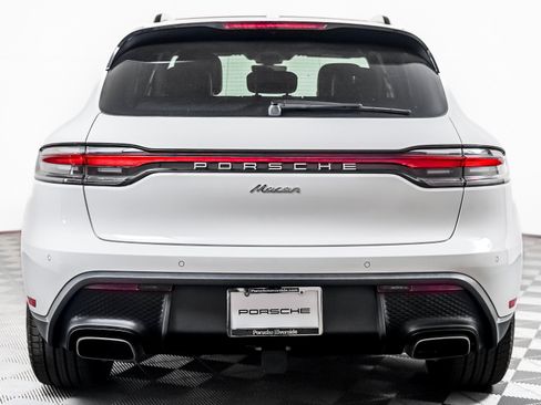 Certified 2026 Porsche Macan AWD/4WD image 10