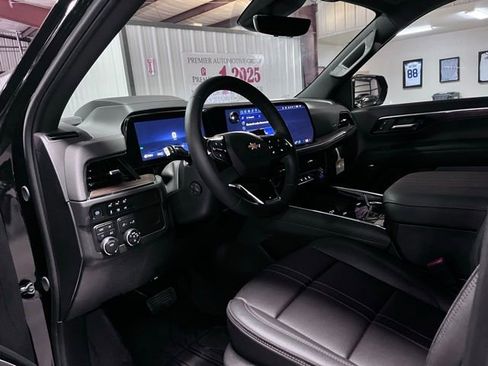 Used 2026 Chevrolet Suburban High Country AWD/4WD image 12