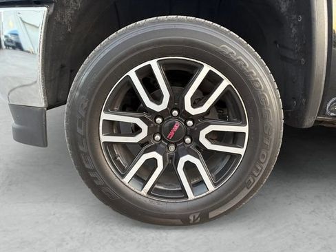Used 2018 GMC Sierra 1500 SLT AWD/4WD image 23