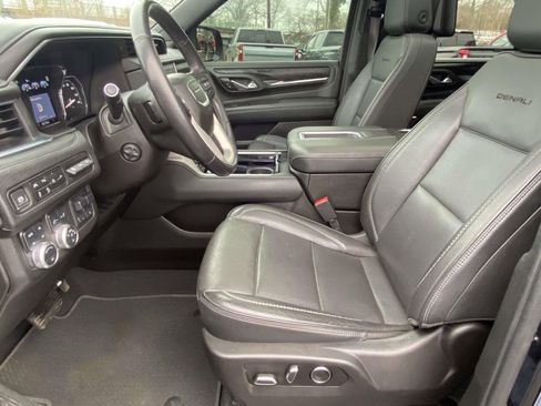 Used 2021 GMC Yukon XL Denali w/ Denali Ultimate Package image 16