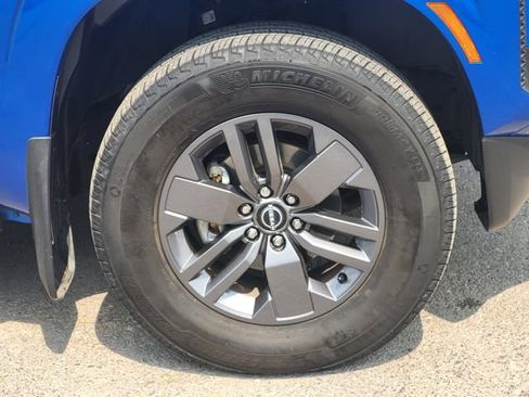 Certified 2025 Nissan Frontier SV AWD/4WD image 4
