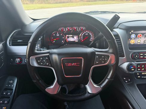 Used 2015 GMC Yukon XL SLT image 28