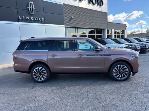 New 2025 Lincoln Navigator L Black Label image 8