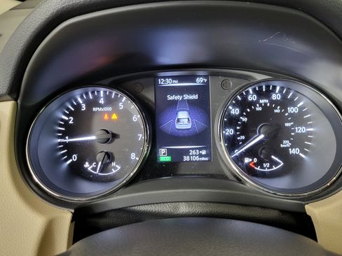 Used 2017 Nissan Rogue SL w/ SL Premium Package image 15