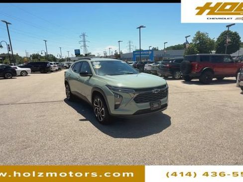 Certified 2024 Chevrolet Trax RS FWD image 2