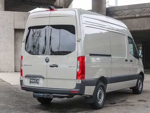 Used 2024 Mercedes-Benz Sprinter 2500 image 6