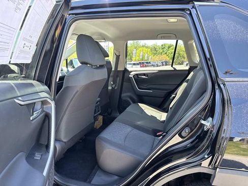 Used 2025 Toyota RAV4 XLE AWD/4WD image 18